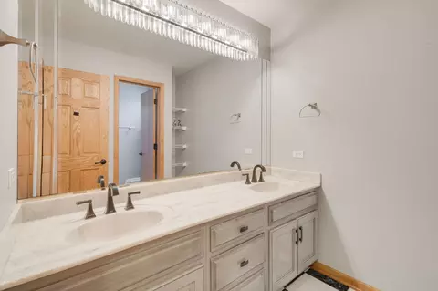 Bath - 1848 E Offner Rd, Beecher, IL 60401 photo 4 of 4