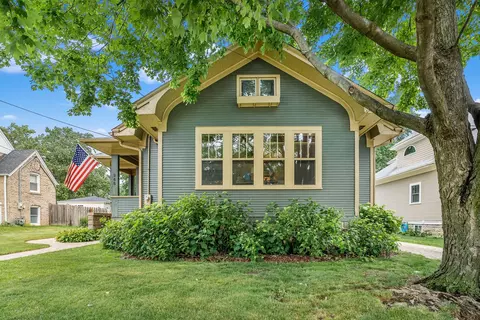348 W Palatine Rd, Palatine, IL 60067