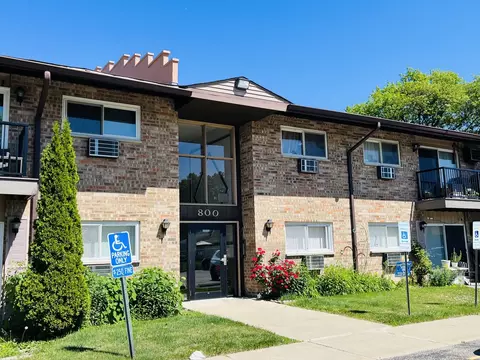 800 E Old Willow Rd #105, Prospect Heights, IL 60070