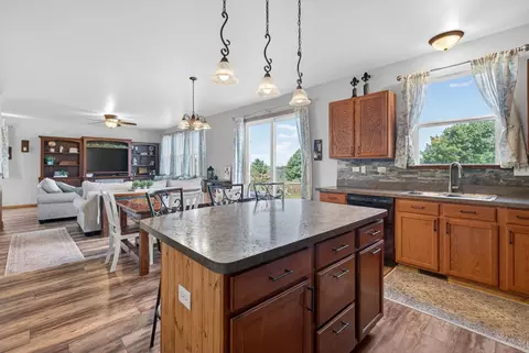 Kitchen - 905 Avalon Way, Minooka, IL 60447 photo 2 of 6