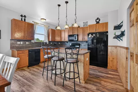 Kitchen - 905 Avalon Way, Minooka, IL 60447 photo 4 of 6