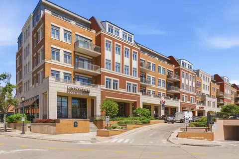 120 N Northwest Hwy #207, Park Ridge, IL 60068