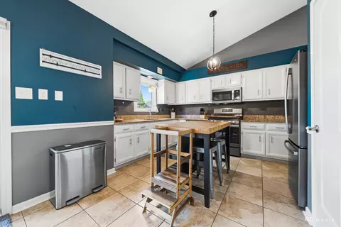 Kitchen - 1915 Winger Dr, Plainfield, IL 60586 photo 1 of 4