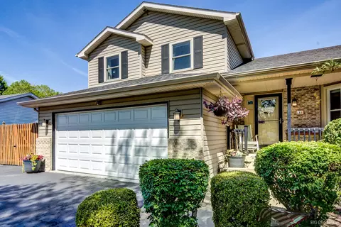 1915 Winger Dr, Plainfield, IL 60586