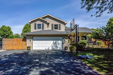 Exterior - 1915 Winger Dr, Plainfield, IL 60586 photo 2 of 13
