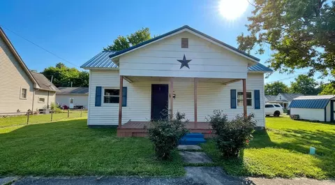 919 Catherine St, Metropolis, IL 62960