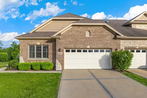 12876 Rosa Ln, Lemont, IL 60439