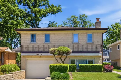 9523 Laramie Ave, Skokie, IL 60077