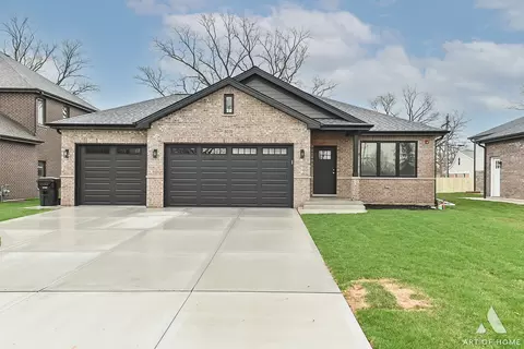 8039 S 85th Ct, Justice, IL 60458