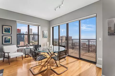 Dining - 41 E 8th St #3301, Chicago, IL 60605 photo 1 of 1