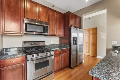Kitchen - 41 E 8th St #3301, Chicago, IL 60605 photo 1 of 2