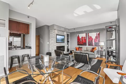 Living - 41 E 8th St #3301, Chicago, IL 60605 photo 5 of 5