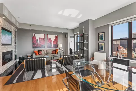 Living - 41 E 8th St #3301, Chicago, IL 60605 photo 4 of 5