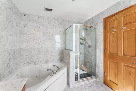 Bath - 41 E 8th St #3301, Chicago, IL 60605 photo 4 of 5