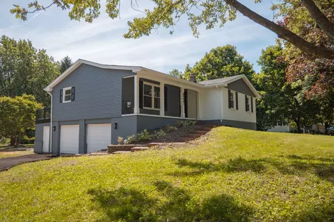 6 N841 Longacre Dr, Saint Charles, IL 60175