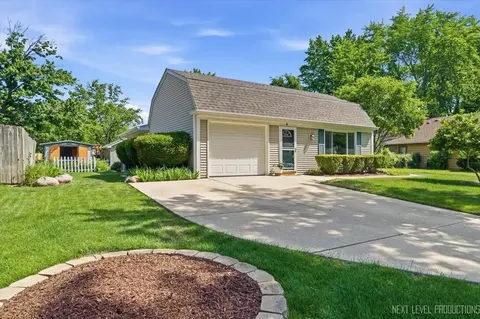 10 Shermead Rd, Montgomery, IL 60538