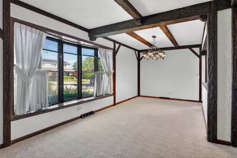 72 Marina Dr, Des Plaines, IL 60016 photo 3