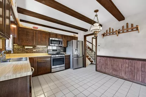72 Marina Dr, Des Plaines, IL 60016 photo 2