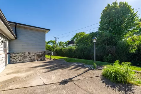 72 Marina Dr, Des Plaines, IL 60016 photo 28