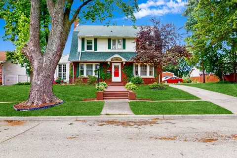 186 N Du Bois Ave, Elgin, IL 60123