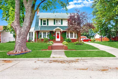 186 N Du Bois Ave, Elgin, IL 60123