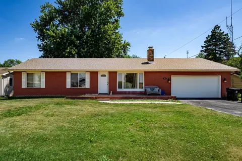 705 Eastview Dr, Mclean, IL 61754