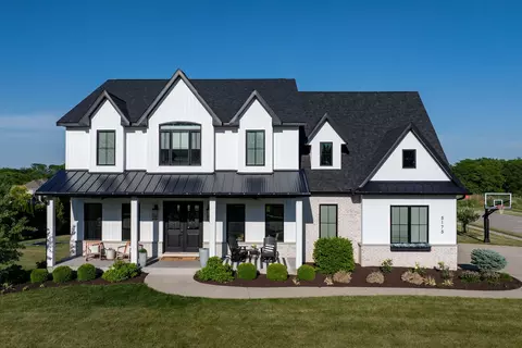 5175 Pigeon Creek Trl, Bettendorf, IA 52722