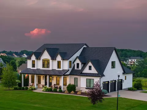 5175 Pigeon Creek Trl, Bettendorf, IA 52722