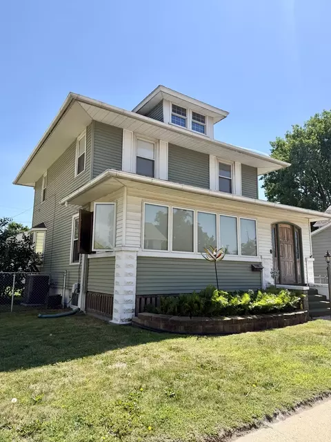 704 14th Ave, Fulton, IL 61252