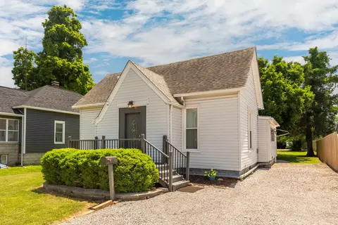 317 E Poplar St, Du Quoin, IL 62832