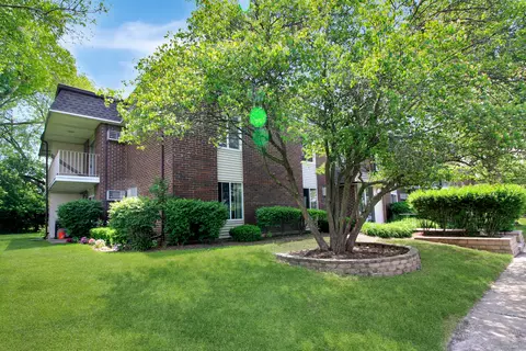 845 Miller Ln #101, Buffalo Grove, IL 60089