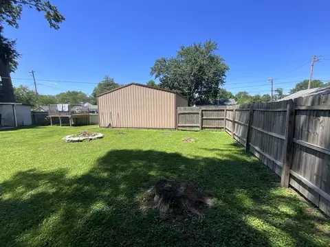 Exterior - 1125 S Maple St, Centralia, IL 62801 photo 5 of 8