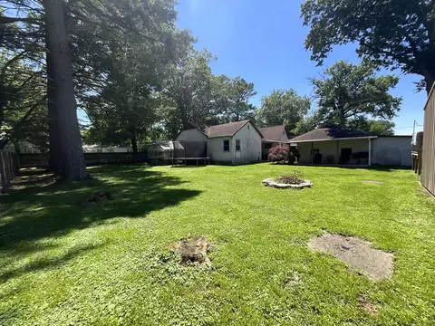 Exterior - 1125 S Maple St, Centralia, IL 62801 photo 8 of 8