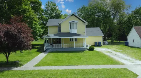 407 E Mulberry St, Watseka, IL 60970