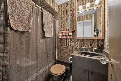 Bath - 8080 Wolf Rd, Burr Ridge, IL 60527 photo 3 of 4