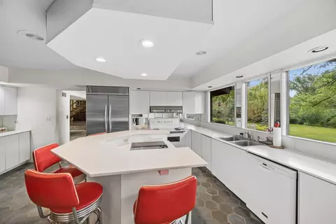 Kitchen - 8080 Wolf Rd, Burr Ridge, IL 60527 photo 2 of 2
