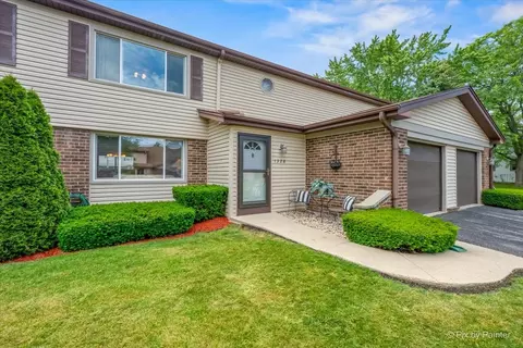 1328 Dove Ct, Mount Prospect, IL 60056