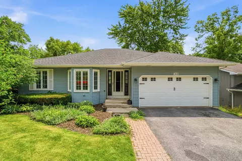 368 Hiawatha Dr, Lake In The Hills, IL 60156