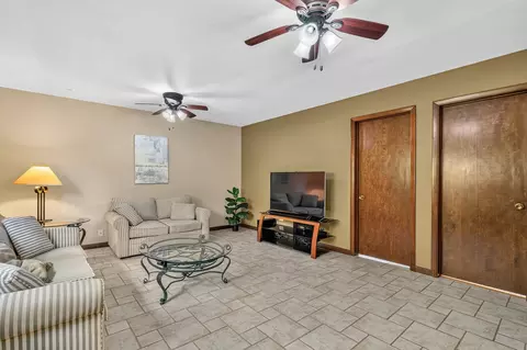 18525 Bock Rd, Lansing, IL 60438 photo 14