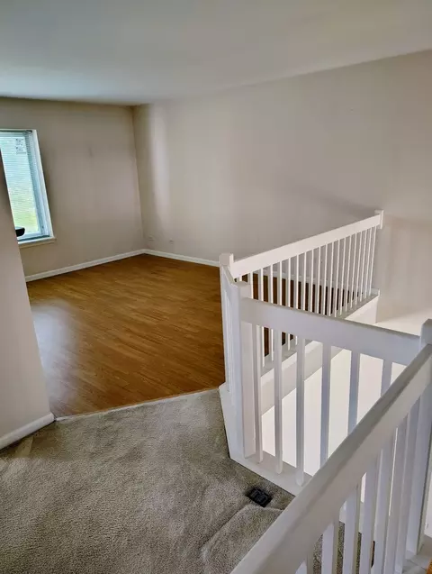 Living - 855 Mesa Dr #552D, Elgin, IL 60123 photo 4 of 4