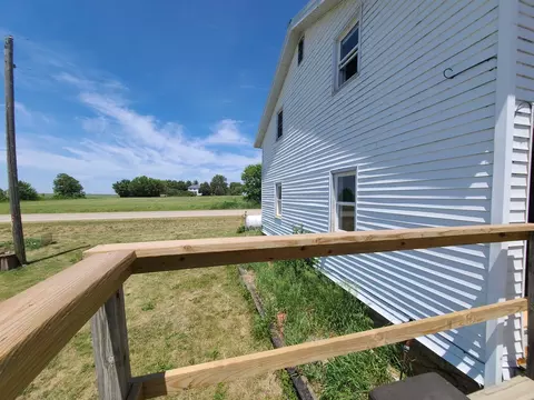 Exterior - 7006 S Unity Rd, Polo, IL 61064 photo 5 of 7