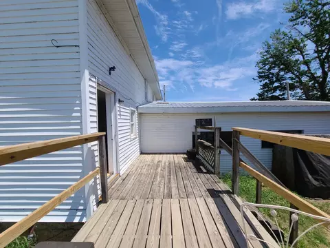 Exterior - 7006 S Unity Rd, Polo, IL 61064 photo 6 of 7