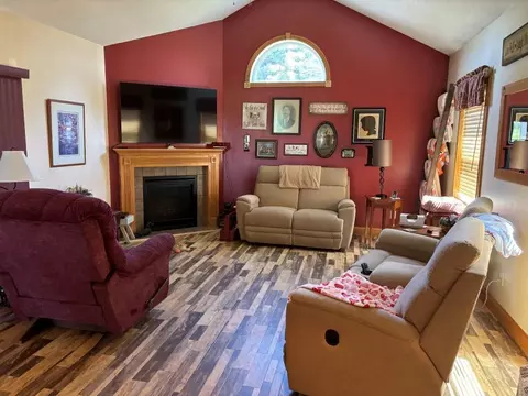 Living - 3053 E 1900 North Rd, Sheldon, IL 60966 photo 2 of 2