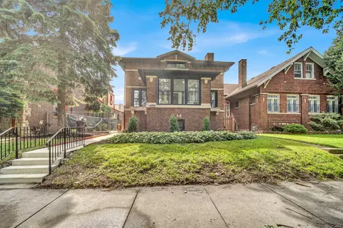 6840 S Cregier Ave, Chicago, IL 60649