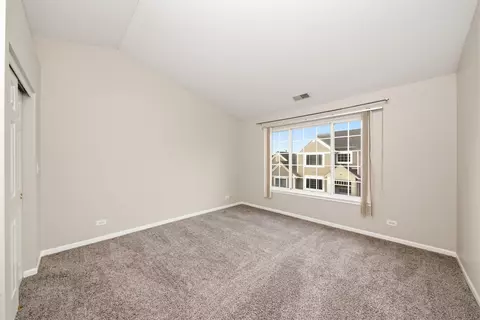 Bedroom - 2264 Daybreak Dr, Aurora, IL 60503 photo 1 of 4