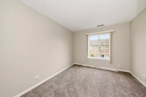 Bedroom - 2264 Daybreak Dr, Aurora, IL 60503 photo 3 of 4