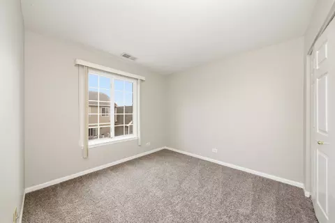 Bedroom - 2264 Daybreak Dr, Aurora, IL 60503 photo 4 of 4