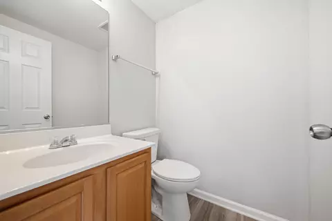 Bath - 2264 Daybreak Dr, Aurora, IL 60503 photo 1 of 2