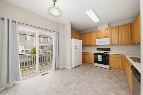 Kitchen - 2264 Daybreak Dr, Aurora, IL 60503 photo 1 of 2
