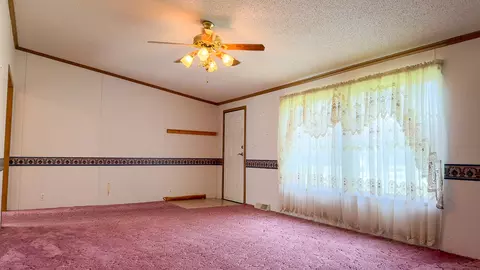 Living - 301 Oak St, Minonk, IL 61760 photo 1 of 6